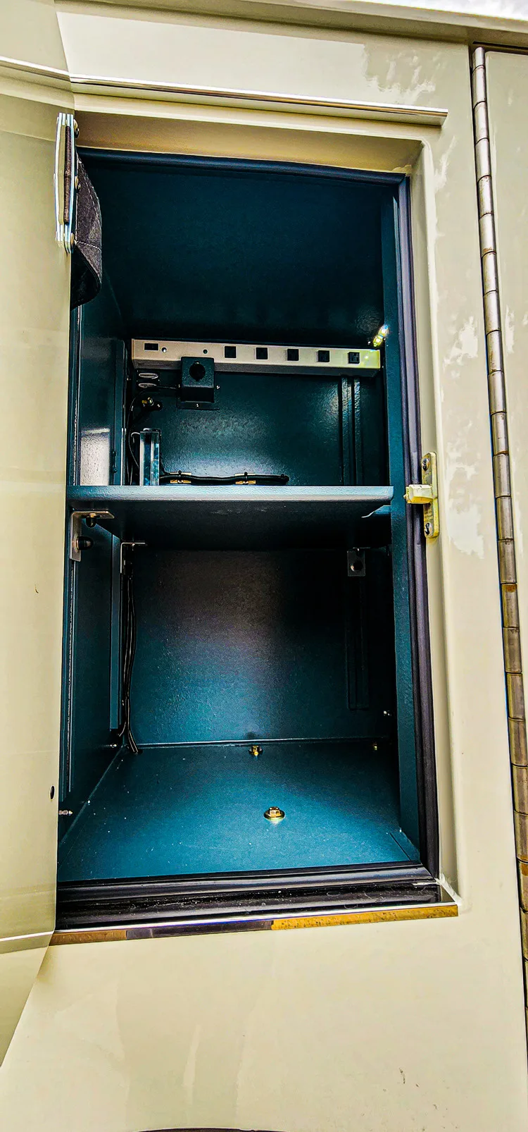 Pierce Enforcer Pumper exterior view, photo 28 of 57