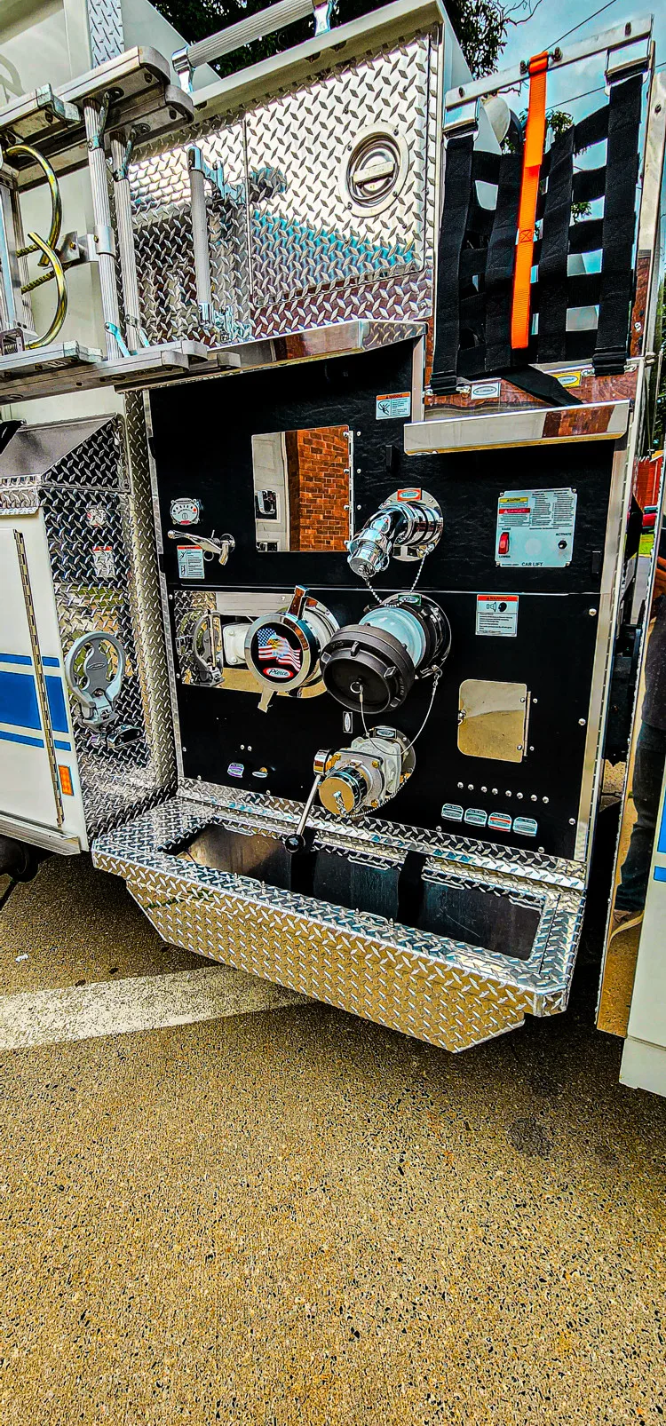 Pierce Enforcer Pumper exterior view, photo 34 of 57