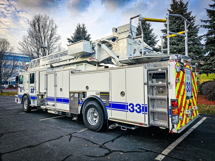 Pierce Enforcer Aerial exterior view, photo 2 of 64