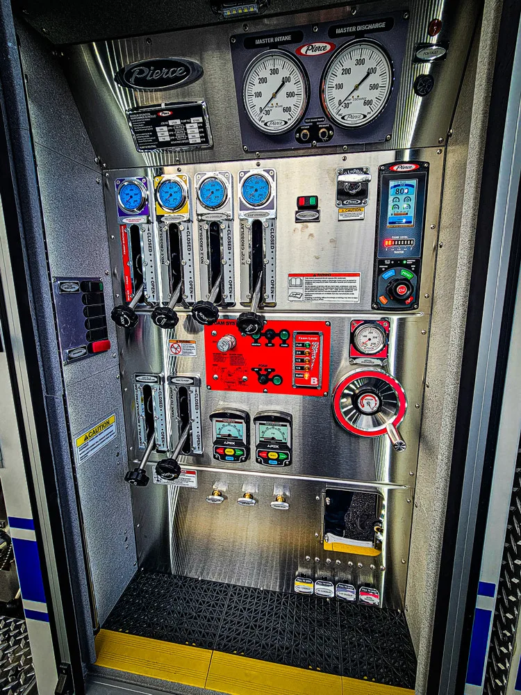 Pierce Enforcer Aerial exterior view, photo 39 of 64