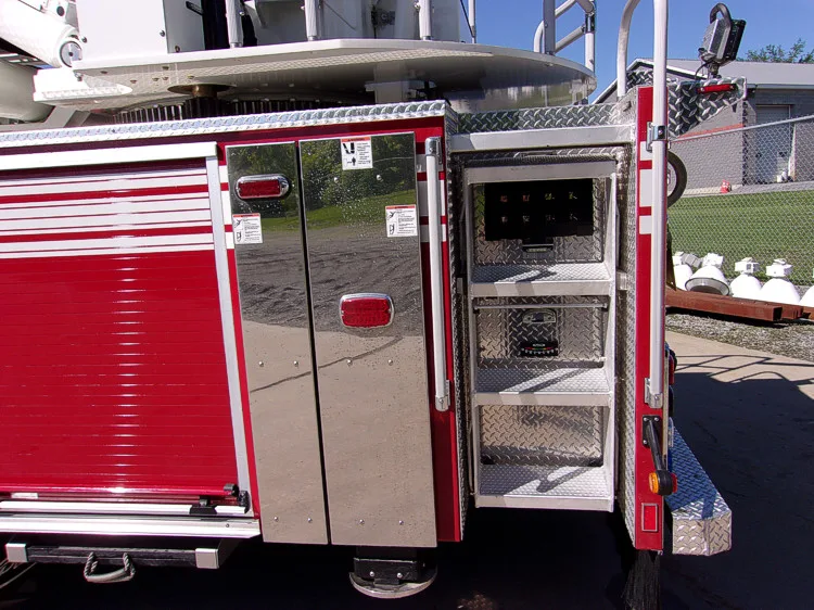 Pierce Velocity Aerial exterior view, photo 17 of 71