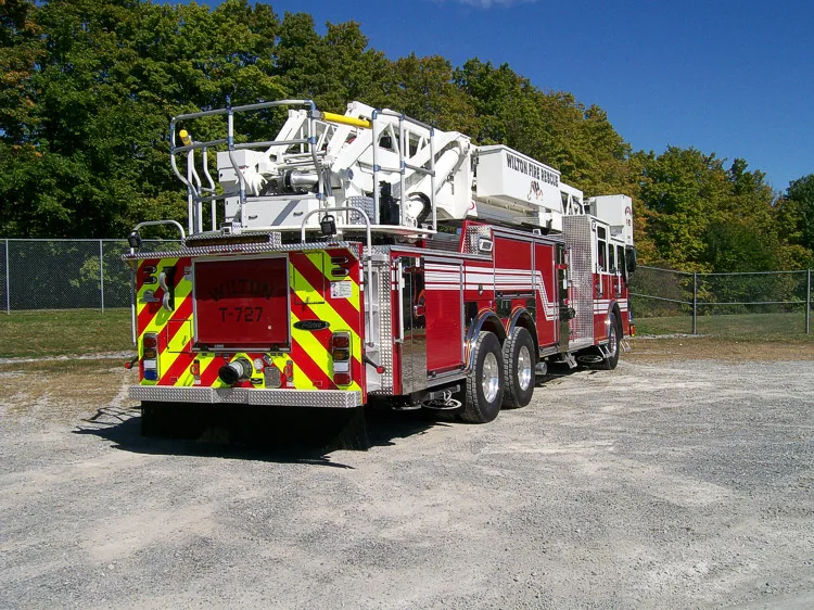 Pierce Velocity Aerial exterior view, photo 2 of 71