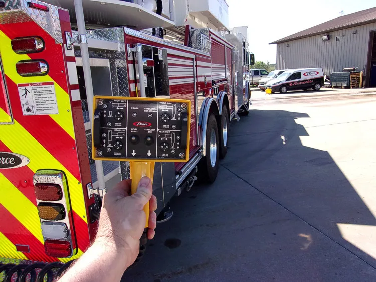 Pierce Velocity Aerial exterior view, photo 23 of 71
