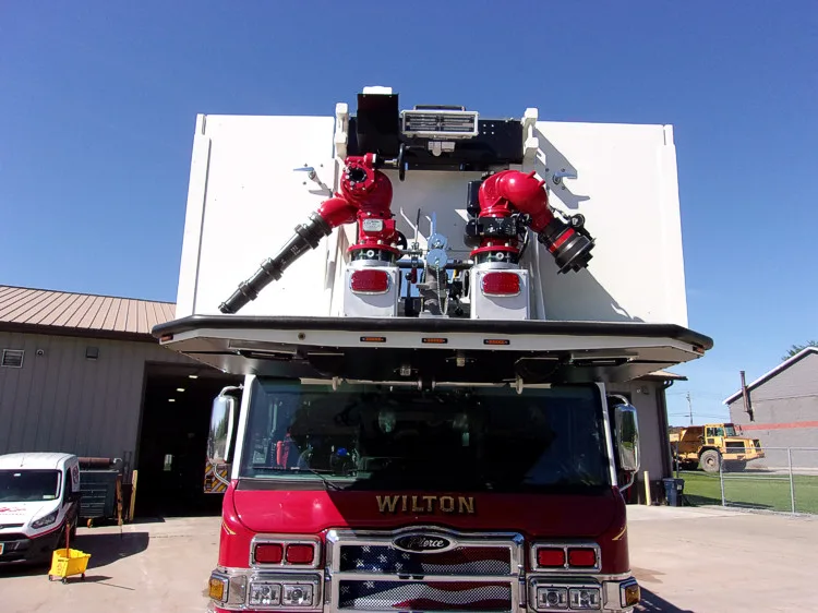 Pierce Velocity Aerial exterior view, photo 32 of 71