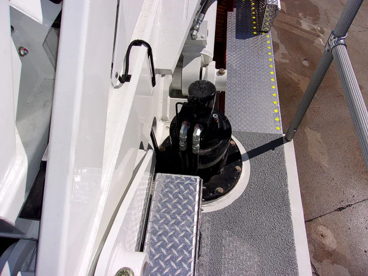 Pierce Velocity Aerial exterior view, photo 47 of 71