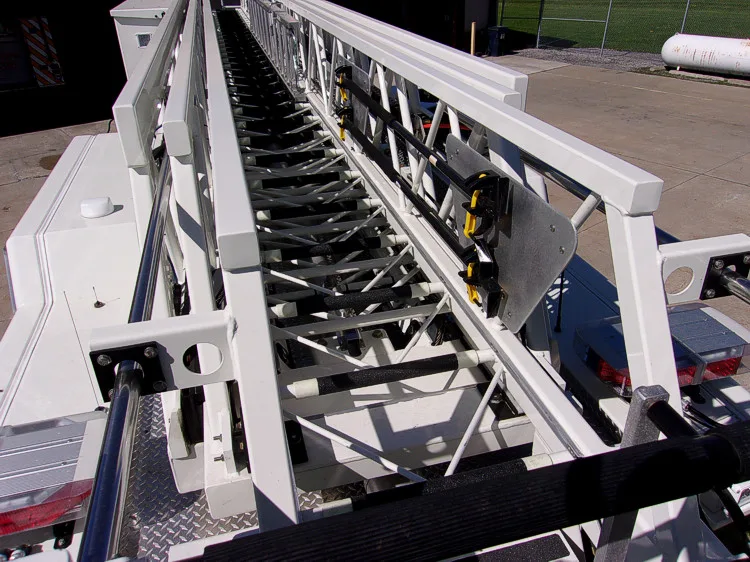 Pierce Velocity Aerial exterior view, photo 53 of 71