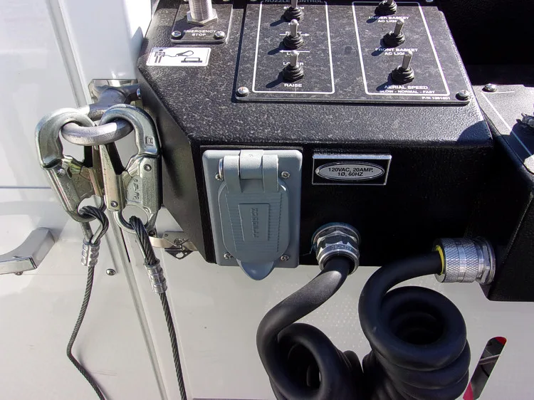 Pierce Velocity Aerial exterior view, photo 63 of 71