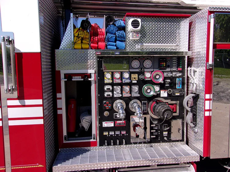 Pierce Velocity Aerial exterior view, photo 7 of 71