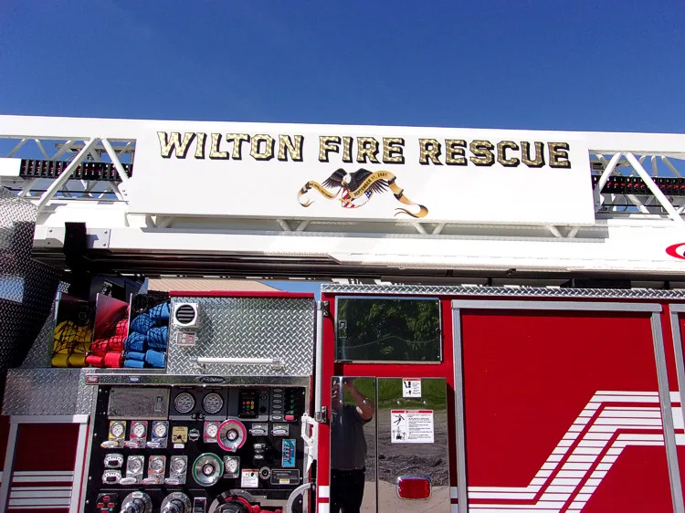 Pierce Velocity Aerial exterior view, photo 9 of 71