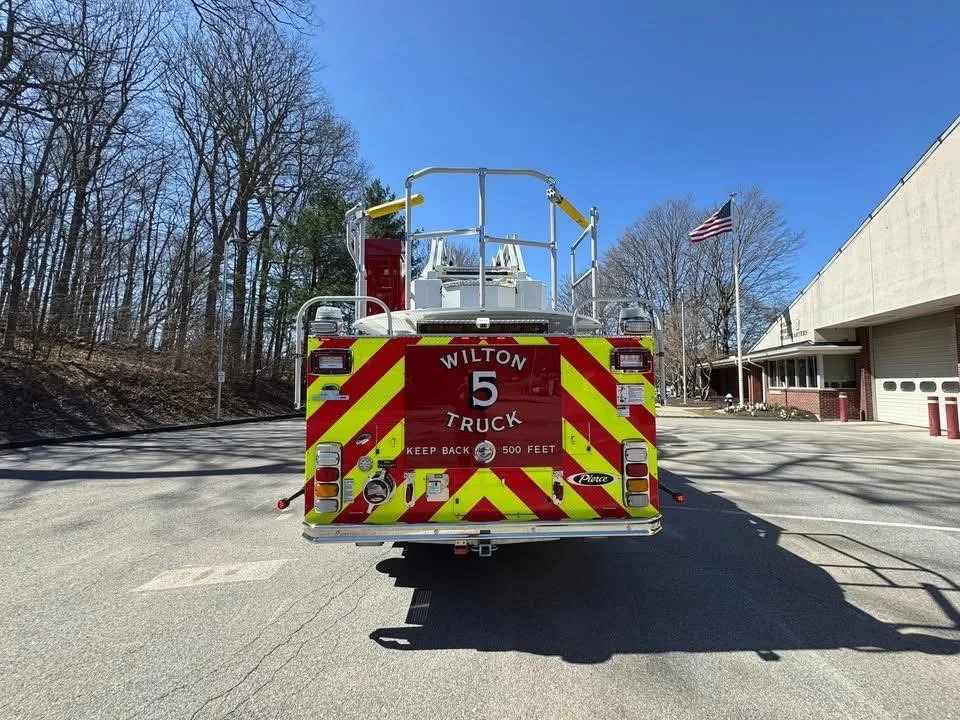 Rear view showing chevrons and centered unit number panel