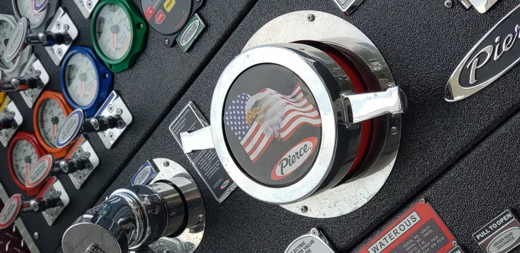 Pierce Arrow Pumper exterior view, photo 14 of 36