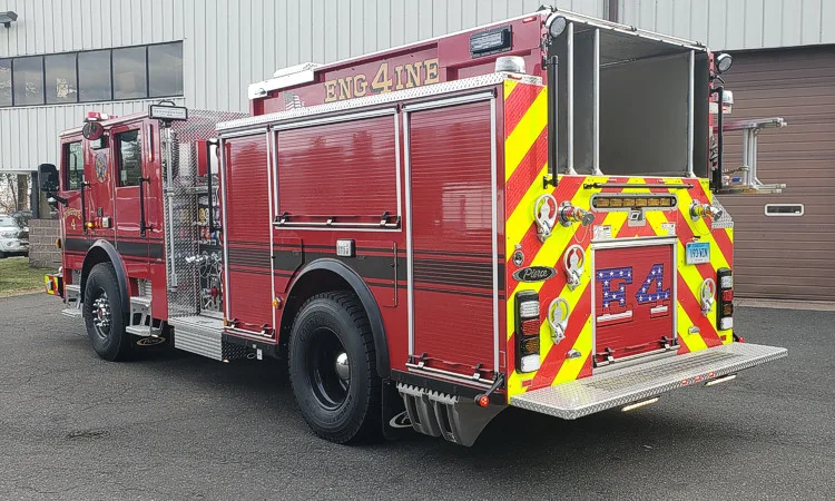Pierce Arrow Pumper exterior view, photo 2 of 36