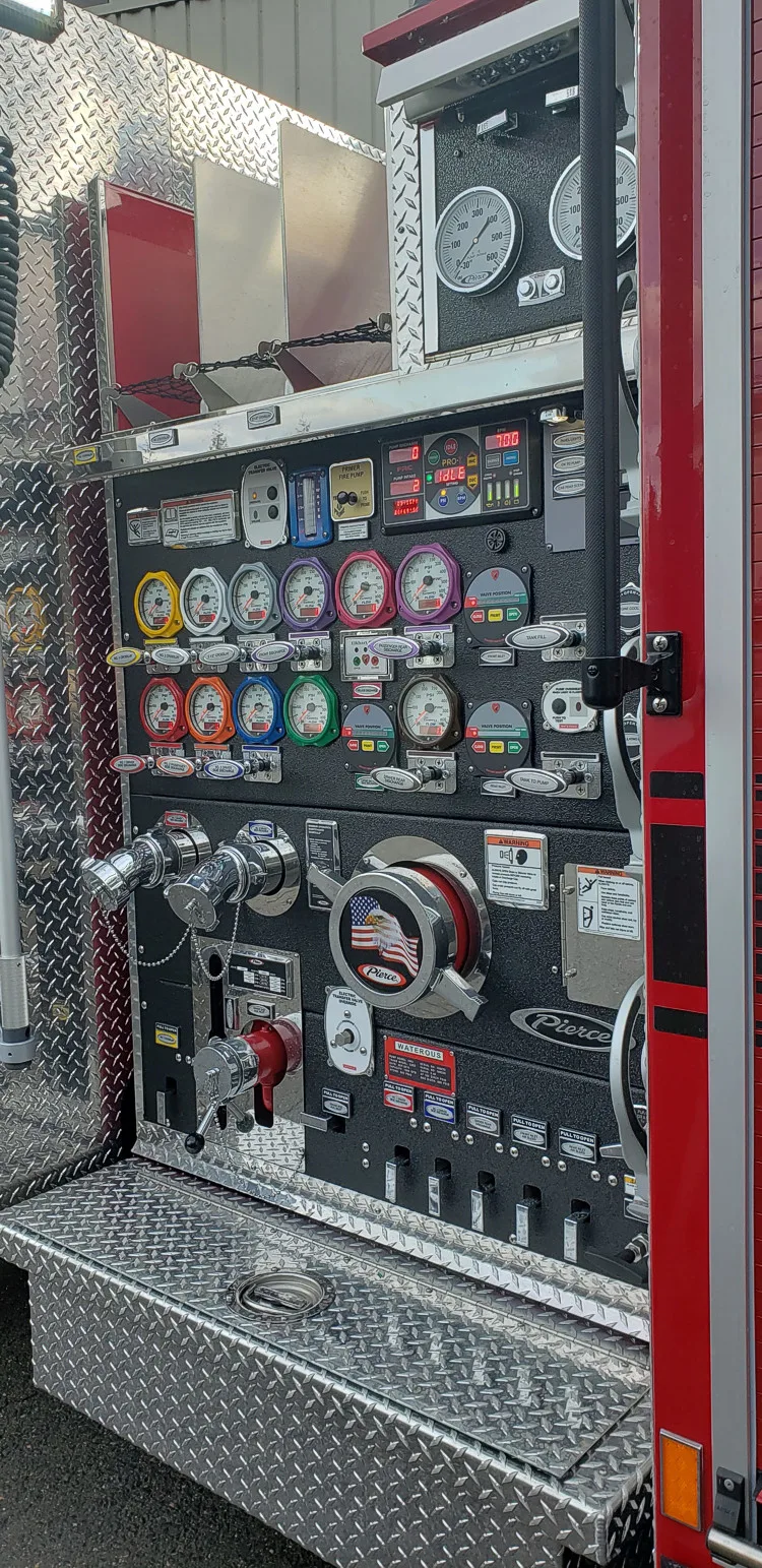 Pierce Arrow Pumper exterior view, photo 35 of 36