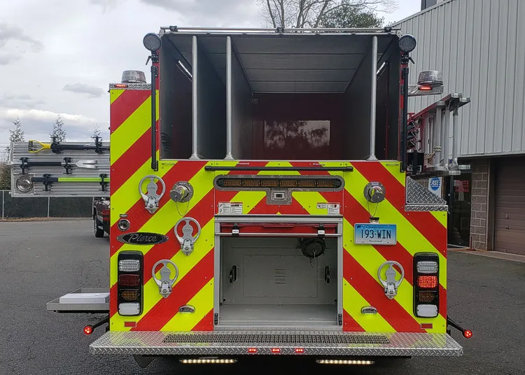 Pierce Arrow Pumper exterior view, photo 3 of 36