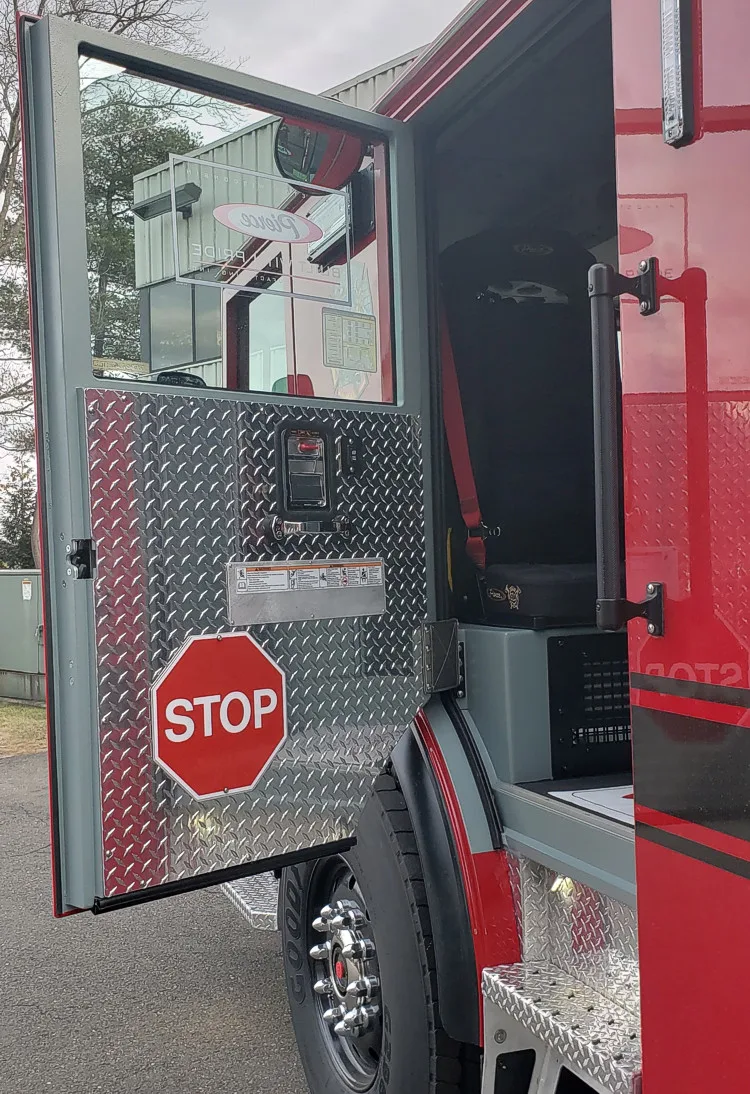 Pierce Arrow Pumper exterior view, photo 30 of 36